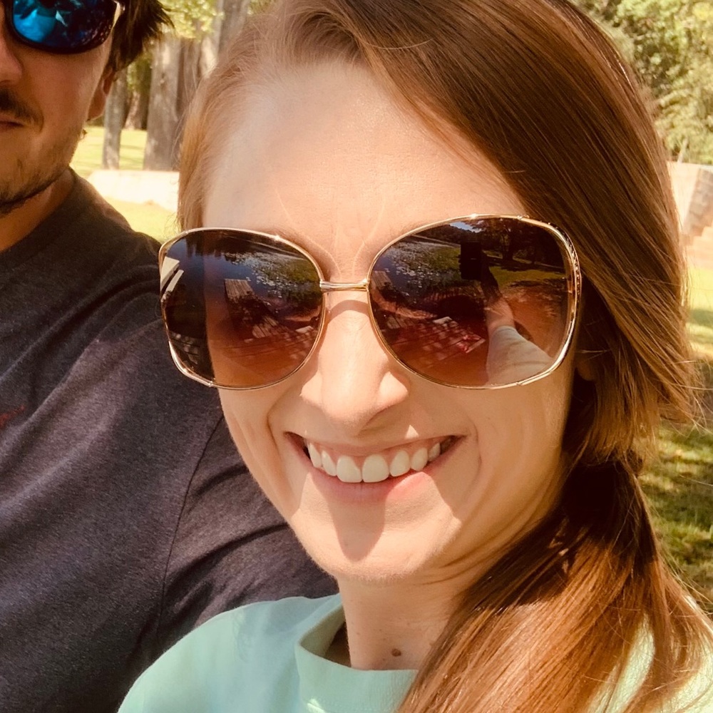 Meet your Posher, Madelyn